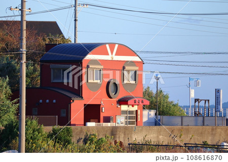 タコをモチーフにした駐在所(愛知県 日間賀島) タコをモチーフにした駐在所(愛知県 日間賀島) 108616870