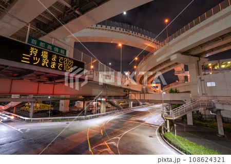 《神奈川県》生麦ジャンクション・入り組む立体交差 108624321
