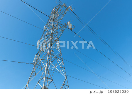 Electricity transmission pylon 108625080