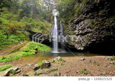 龍頭が滝 雄滝（島根県雲南市掛合町） 108625320