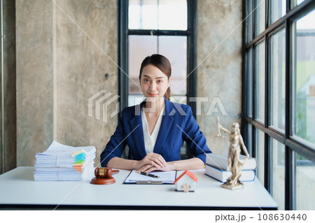 Law, Consultation, Agreement, Contract, Concept Attorney or Lawyer is sitting and accepting complaints from clients for home and land matters in court Law, Consultation, Agreement, Contract, Concept Attorney or Lawyer is sitting and accepting complaints from clients for home and land matters in court 108630440