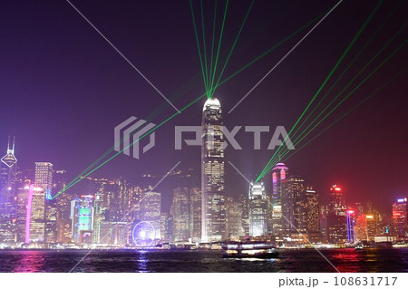 香港、香港島の夜景、シンフォニー・オブ・ライツ、超高層ビル街、香港国際金融センタービル 香港、香港島の夜景、シンフォニー・オブ・ライツ、超高層ビル街、香港国際金融センタービル 108631717