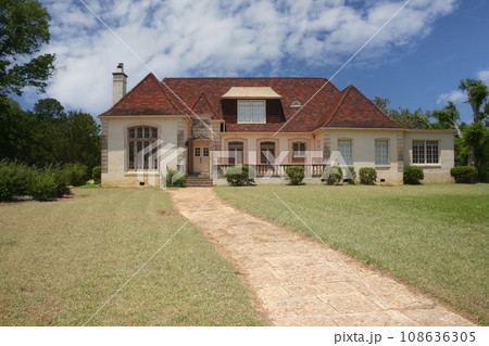 Historic Victorian Mansion Located in Rural East Texas Historic Victorian Mansion Located in Rural East Texas 108636305