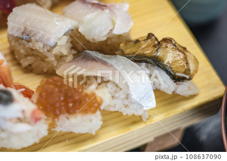 握り寿司 寿司 鮨 すし Sushi 魚 白魚 さくら海老 マグロ 玉子 イクラ トロ カツオ 握り寿司 寿司 鮨 すし Sushi 魚 白魚 さくら海老 マグロ 玉子 イクラ トロ カツオ 108637090
