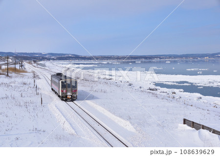冬 JR釧網本線 北浜駅付近 冬 JR釧網本線 北浜駅付近 108639629
