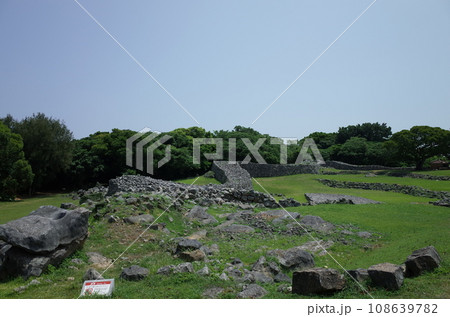 今帰仁城跡の外郭風景_沖縄 今帰仁城跡の外郭風景_沖縄 108639782