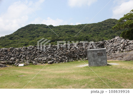 今帰仁城跡の主郭風景_沖縄 108639916