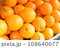 大量のオレンジ 108640077