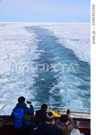 網走沖　流氷観光船 108640280