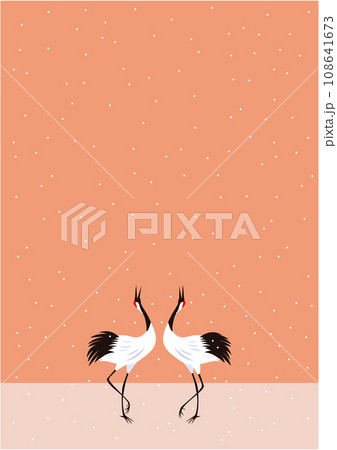 夕暮れの雪の中、求愛ダンスをするタンチョウのつがい(タテ型) 夕暮れの雪の中、求愛ダンスをするタンチョウのつがい(タテ型) 108641673