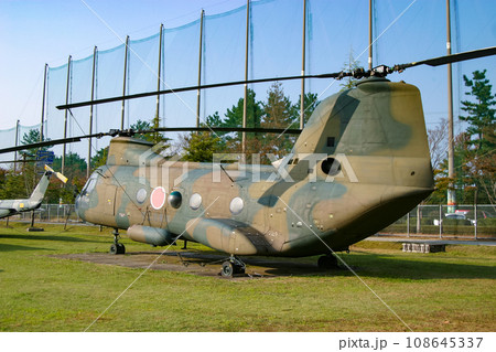 用途廃止展示される陸上自衛隊のヘリコプター V-107A 用途廃止展示される陸上自衛隊のヘリコプター V-107A 108645337