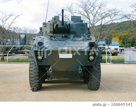 展示される陸上自衛隊の87式偵察警戒車 108645341