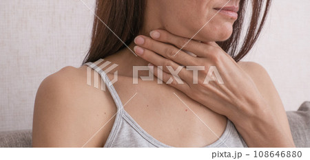 Cervical lymphadenitis of the right side in a woman Cervical lymphadenitis of the right side in a woman 108646880