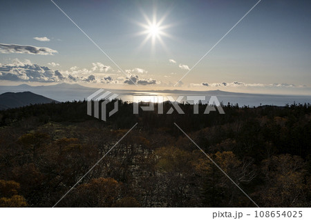 知床峠の朝焼け 108654025