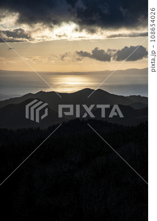 知床峠の朝焼け 108654026