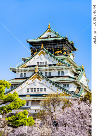 大坂城 満開の桜と天守 大坂城 満開の桜と天守 108654644