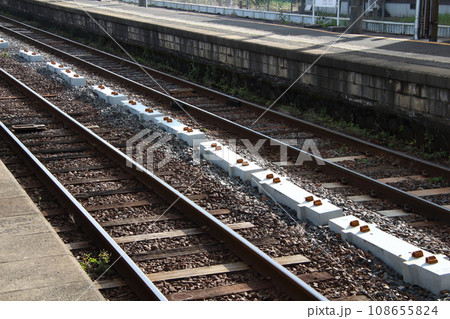 山陰本線 コンクリート枕木への交換作業 山陰本線 コンクリート枕木への交換作業 108655824