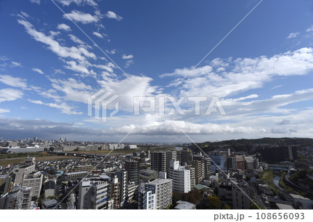 高層ビルの眺望 108656093