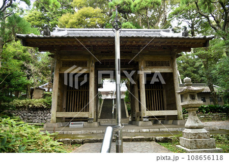 第26番札所 龍頭山 光明院 金剛頂寺(仁王門) 【高知県室戸市】 第26番札所 龍頭山 光明院 金剛頂寺(仁王門) 【高知県室戸市】 108656118