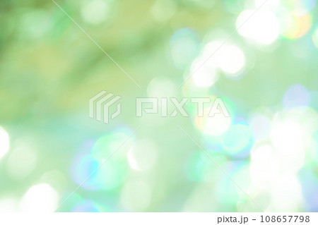 グリーン系キラキライメージ　(背景素材) 108657798