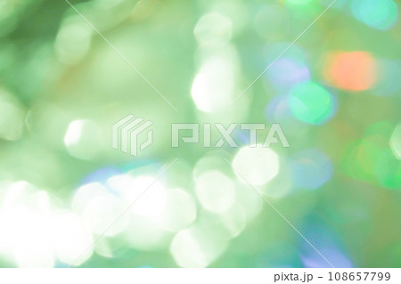 グリーン系キラキライメージ　(背景素材) 108657799