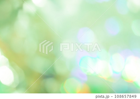 グリーン系キラキライメージ　(背景素材) 108657849