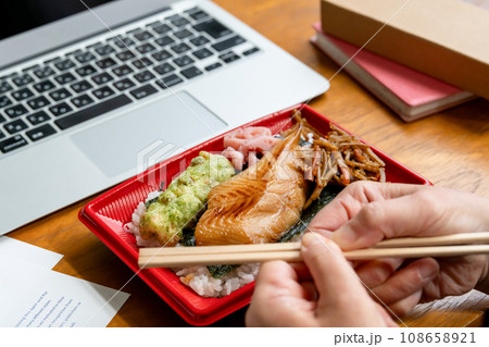 のり弁当 いただきます のり弁当 いただきます 108658921