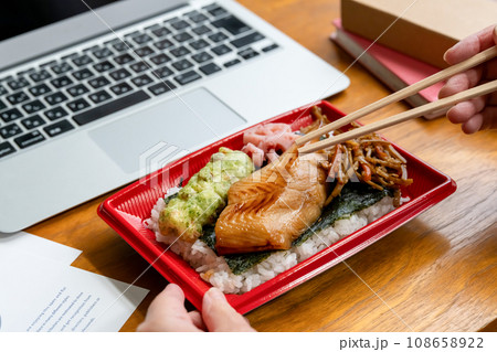 のり弁当　いただきます 108658922