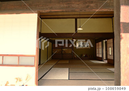 秋の遠野ふるさと村 108659849