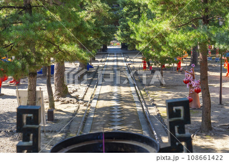 黄檗宗大本山「萬福寺」 参道 菱形の石 石條 黄檗宗大本山「萬福寺」 参道 菱形の石 石條 108661422