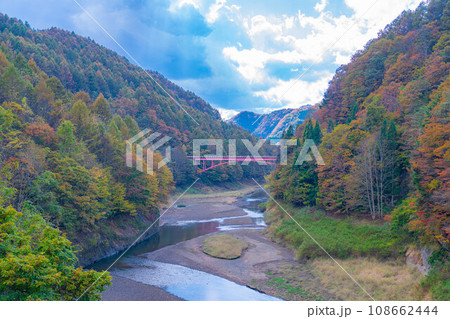 【秋素材】奥裾花渓谷の紅葉【長野県】 【秋素材】奥裾花渓谷の紅葉【長野県】 108662444
