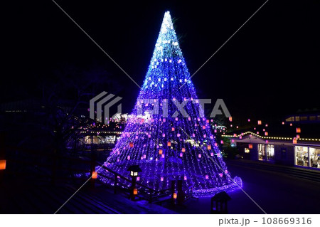 富士山に近い大規模な時之栖のイルミネーション(ランタン) 108669316