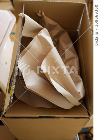 段ボール箱 段ボール箱 108669360