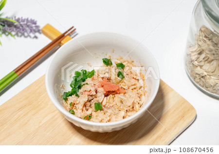 オートミールでタラコご飯 オートミールでタラコご飯 108670456