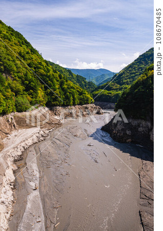 前川渡大橋からの梓湖底 108670485