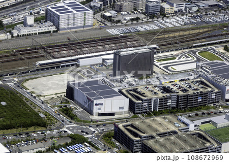 京葉線の幕張豊砂駅付近を空撮 京葉線の幕張豊砂駅付近を空撮 108672969