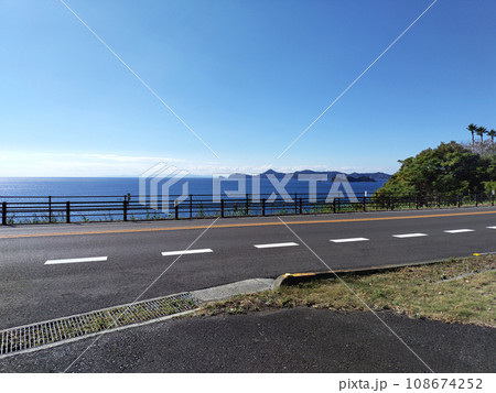 愛媛県南宇和郡愛南町_海の見える風景1 愛媛県南宇和郡愛南町_海の見える風景1 108674252
