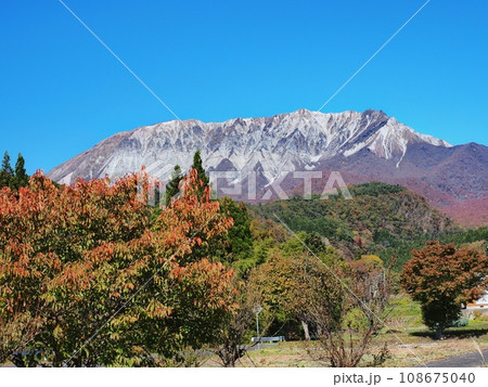 秋の奥大山の風景　御机地区から見る秋の風景 108675040