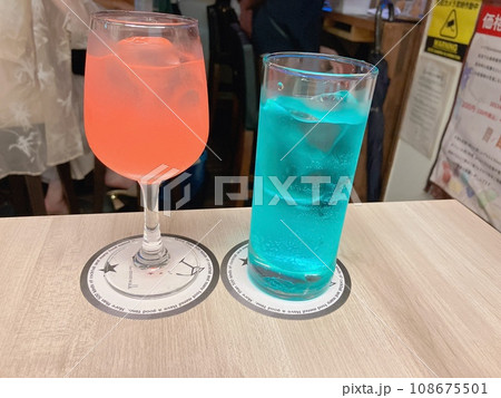 レトロなカクテル レトロなカクテル 108675501