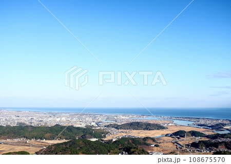 三重県伊勢市_一宇田展望台からの北側景色1_2023年1月 108675570