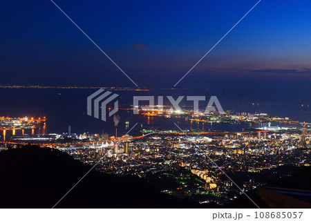 六甲山・天覧台から見た神戸方面の夜景 六甲山・天覧台から見た神戸方面の夜景 108685057