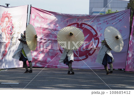 泉州よさこいええじゃないか祭りの一コマ 108685412