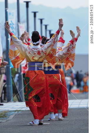 泉州よさこいええじゃないか祭りの一コマ 108685415