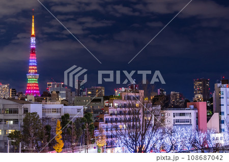 イルミネーションと東京タワー　東京夜景 108687042