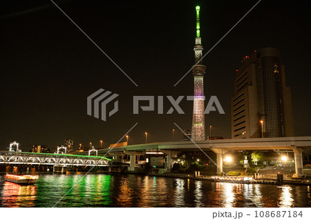 ちいかわキャラクターライティングのスカイツリーと隅田川の夜景に癒されて 108687184