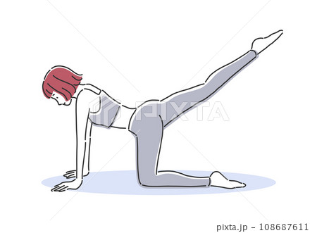 四つん這いで足上げをするストレッチポーズ 108687611