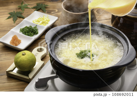 冬の味覚 雑炊 鶏の水炊きの後で 冬の味覚 雑炊 鶏の水炊きの後で 108692011