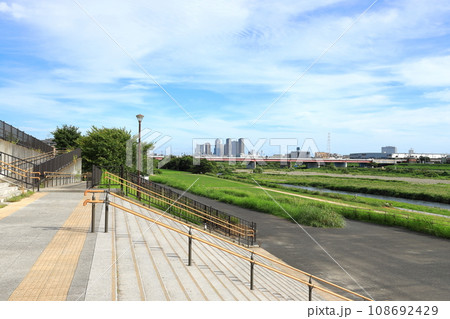東京都 二子玉川公園と多摩川 東京都 二子玉川公園と多摩川 108692429