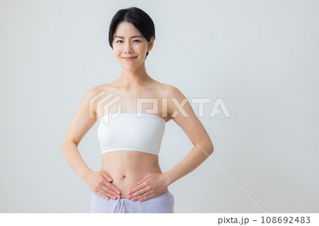 若い女性のウエスト 若い女性のウエスト 108692483