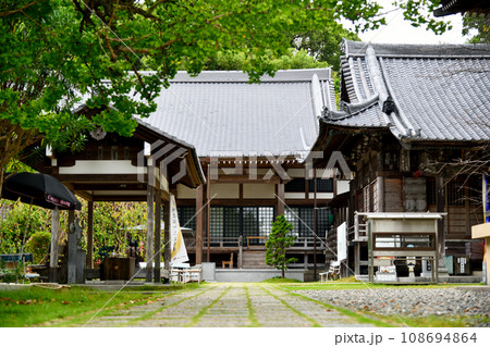 第33番札所 高福山 幸福院 雪蹊寺(本堂) 【高知県高知市】 第33番札所 高福山 幸福院 雪蹊寺(本堂) 【高知県高知市】 108694864